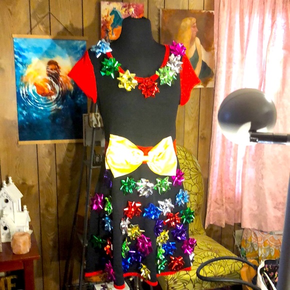 Derek Heart Dresses & Skirts - Beautiful Like New Designer “Bow” Holiday Dress Size Large